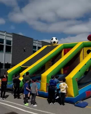Students had a blast with our inflatables and mini golf on Victoria Day, and so did we! 🎉 Want this kind of fun at your next event? DM us or visit our website to book.

Catch us at more events across the GTA this summer — stay tuned!

#hartentertainment #inflatables #minigolf #rentals #toronto #torontoevent #gta